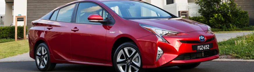 Review: 2016 Toyota Prius banner